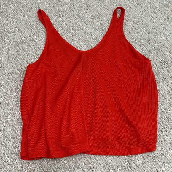 Flowy tank - Picture 1 of 1